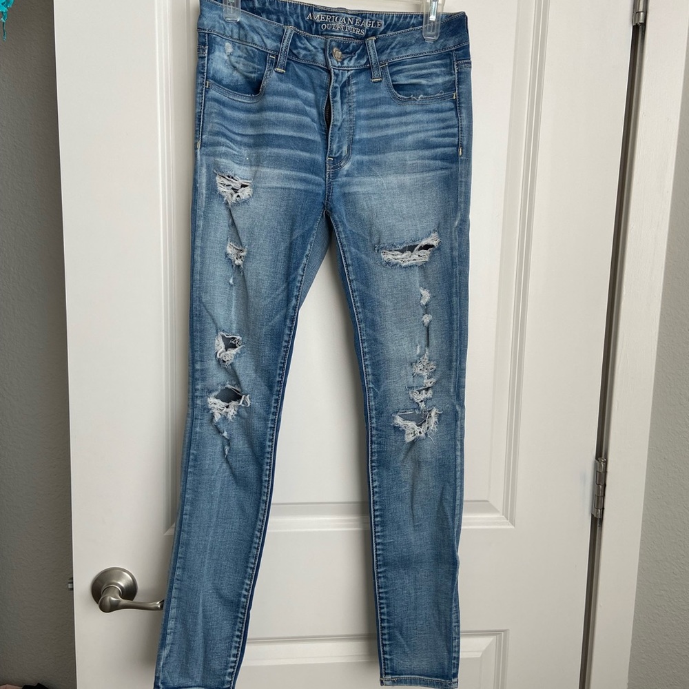 American Eagle High-Waisted Distressed Jeans/Jeggings Size 8